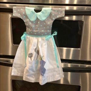 Hand towel to dry your hands